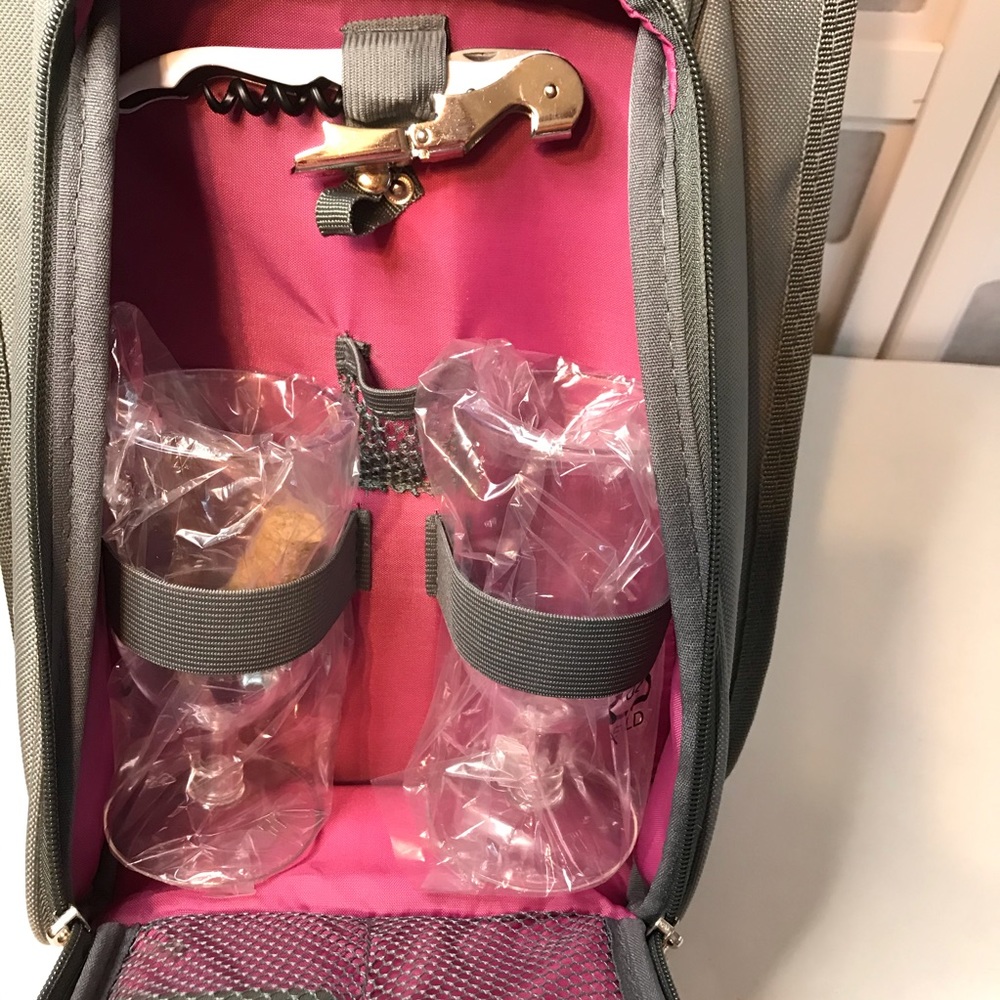 Wine tote and accessories